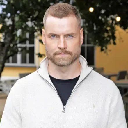 Robin Hendry ikä